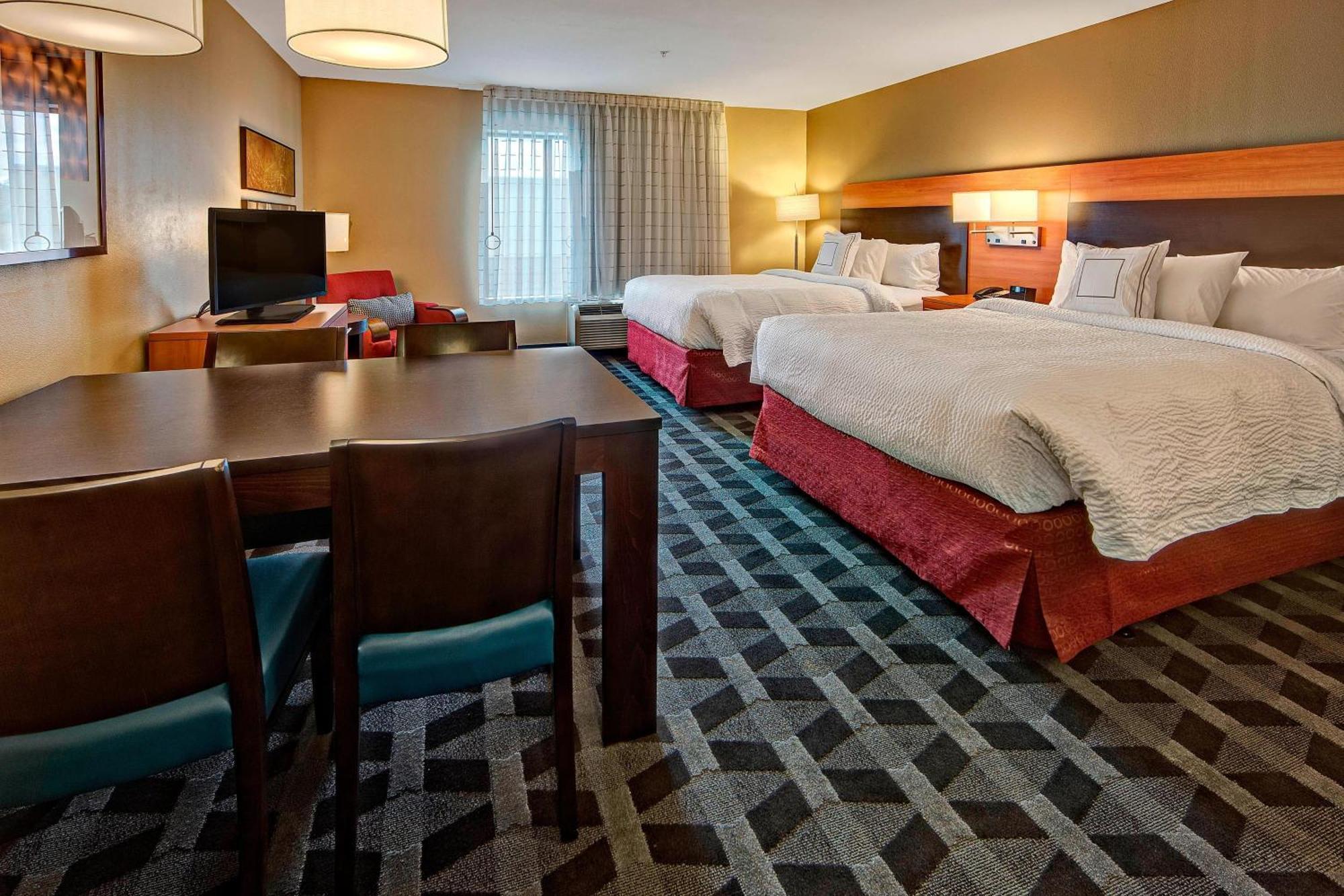 Towneplace Suites By Marriott Хаттисберг Экстерьер фото