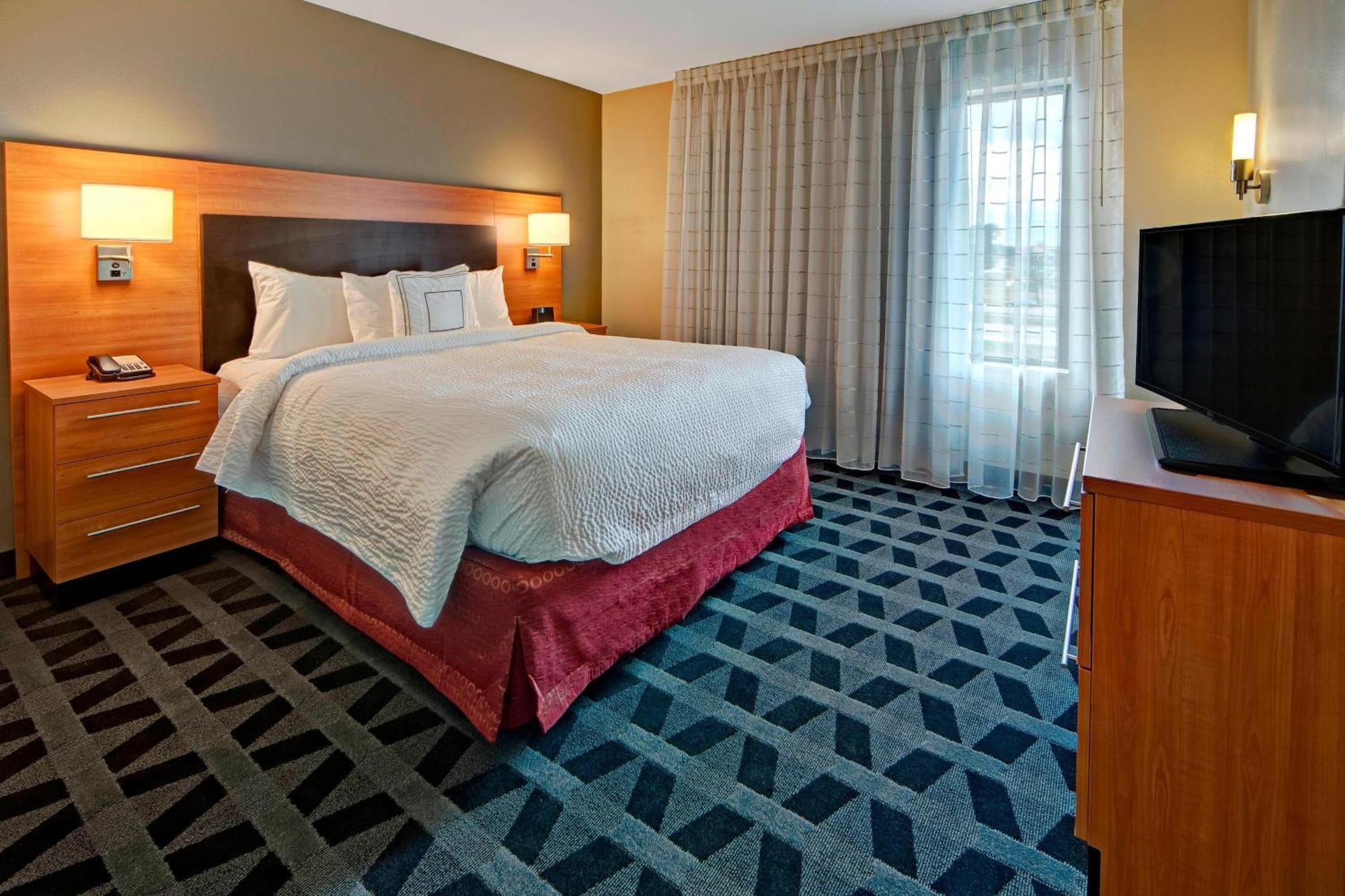 Towneplace Suites By Marriott Хаттисберг Экстерьер фото